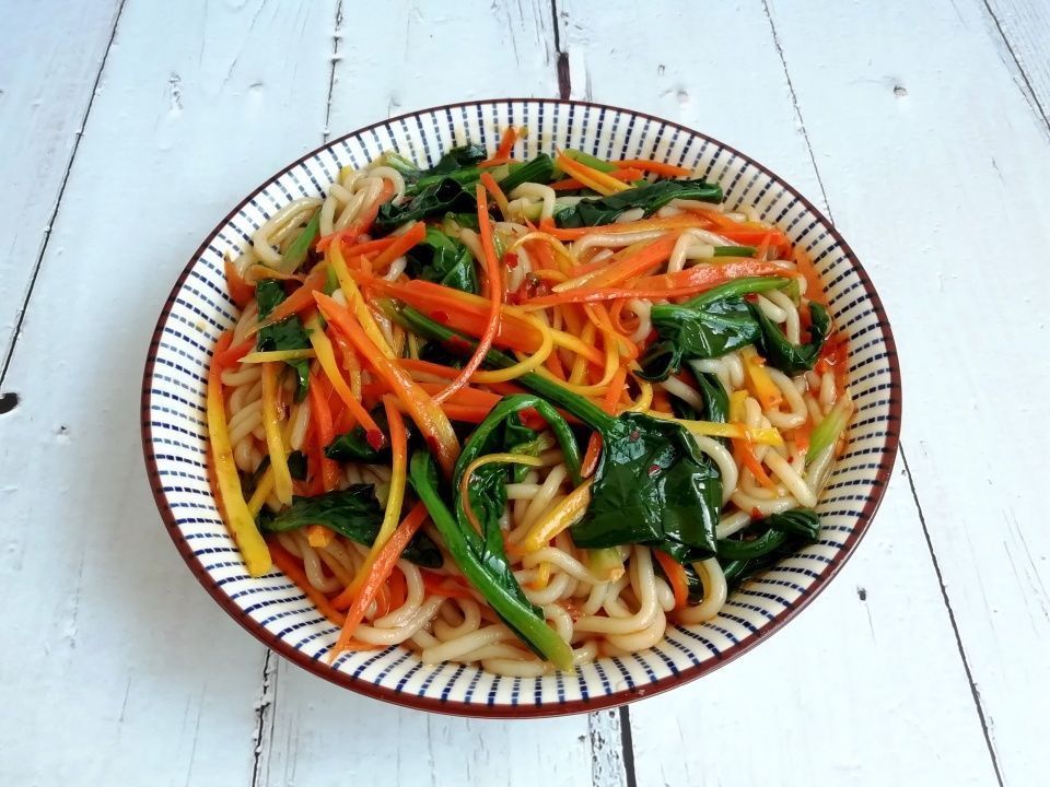 母子三人晚餐,荤素搭配营养全好吃又实在,网友:一看就是南方人