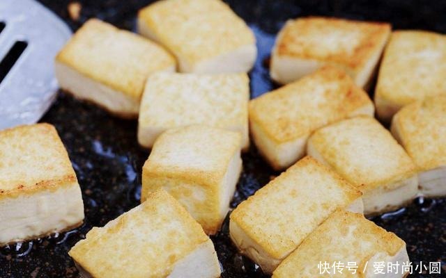 怎么做白菜炖豆腐更香牢记正确顺序,好吃到连汤汁都解馋