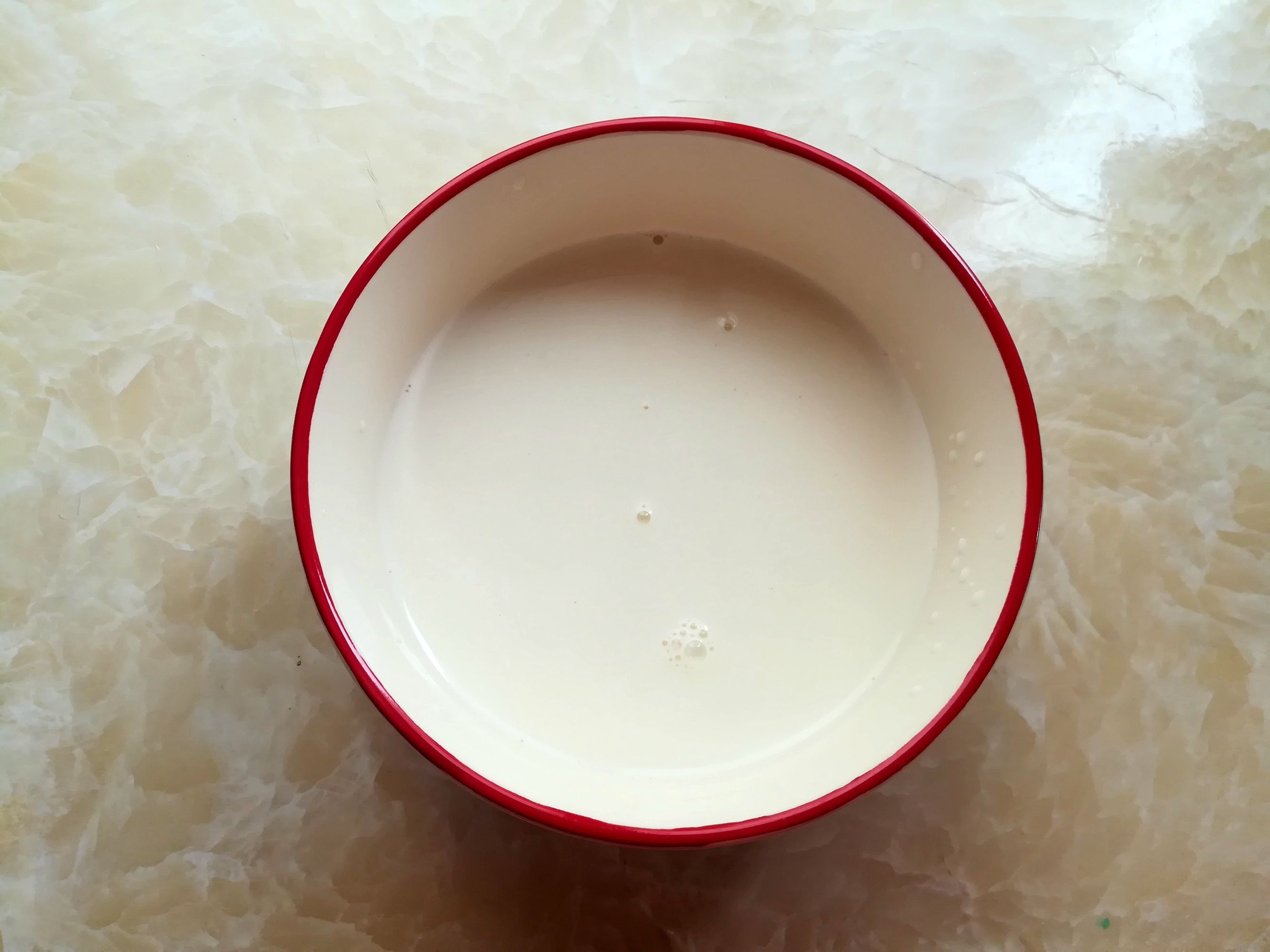 鸡蛋牛奶是绝配，上锅蒸8分钟，香嫩细腻营养高，孩子天天都想吃