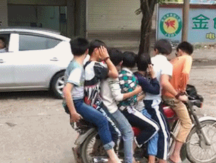 |搞笑GIF:这是谁家的闺女