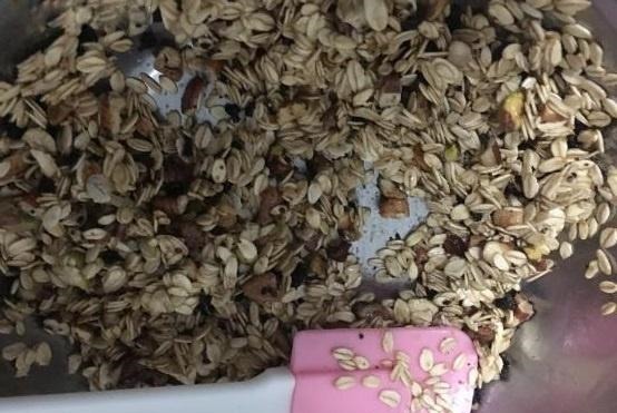 钓鱼时不妨加点“料”,这些常见的东西钓鱼有奇效!