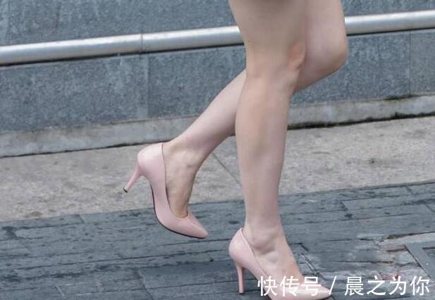 尖头高跟鞋 漂亮的尖头高跟鞋,穿出性感独特的身姿,展现清雅秀丽的魅力!