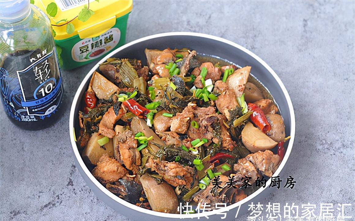 酸菜|秋天干燥，一道“土匪菜”常上桌，3种食材1锅烧，好吃又养胃！