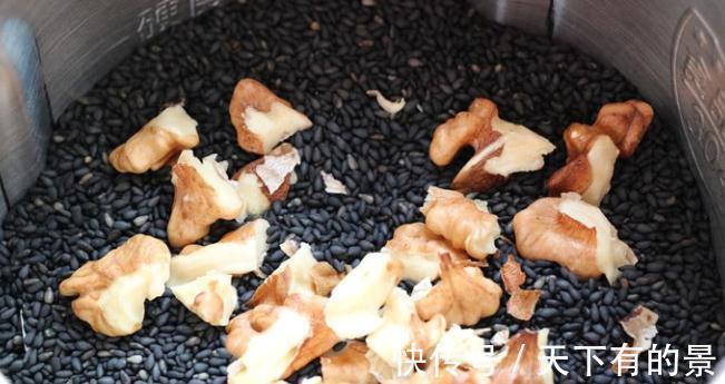 秋天要多吃黑芝麻，教你简单做法，做一次够吃一个月，随吃随取