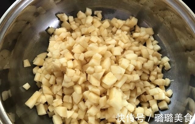 酥软|苹果新吃法，香甜酥软，做法简单，一口平底锅就能轻松搞定