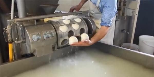液体|液体牛奶变奶球,这么大颗的芝士奶球,你们不想尝尝看吗?