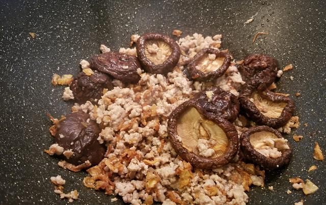 爱不释|南方人爱不释口的小吃,北方人见了直呼吃不下,吃过的算你厉害