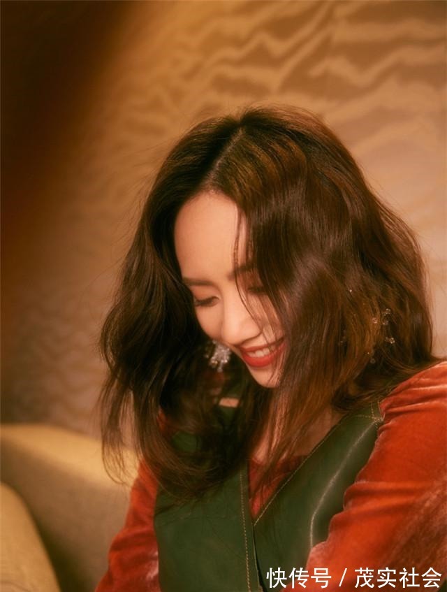 减龄 女人50岁后,别再剪短发了!今年流行这些发型,时髦减龄又气质