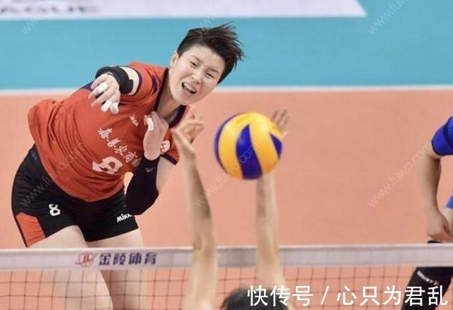 发球|可喜!她俩的进攻和发球直接摧毁江苏女排的防线,女排副攻出新人