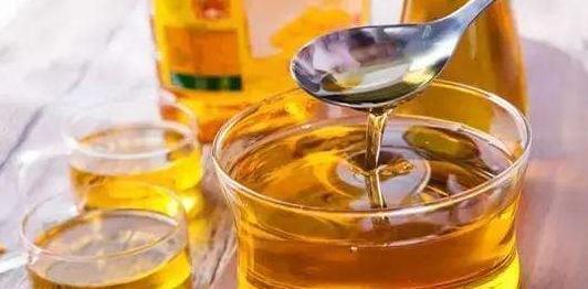 厨房里的1种垃圾别扔，养花盆里掺一点，枝叶茂盛开花艳