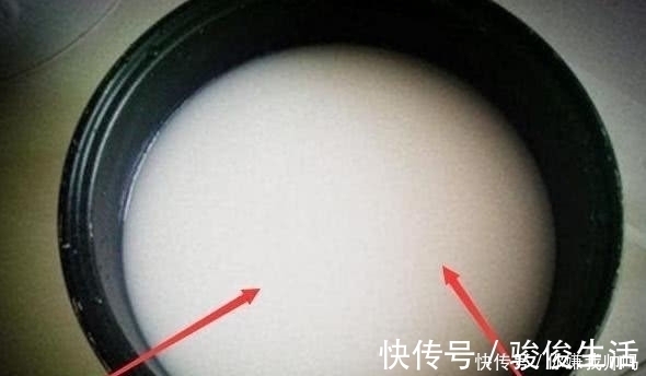 柔顺剂|天天拖地还是脏?家政阿姨教我一招,拖地加这几样,地板干净光滑