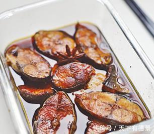 教你做正宗的五香熏鲅鱼,鱼肉外酥里嫩,香甜不腥,年夜饭必备