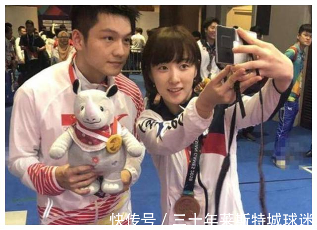 东哥|韩国美女师姐妹追星樊振东!华裔美女眼里放光,抢着找小胖配混双