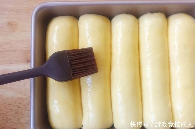 面包别再发酵两次了,学会这做法,一次发酵也柔软,味道不输买的!