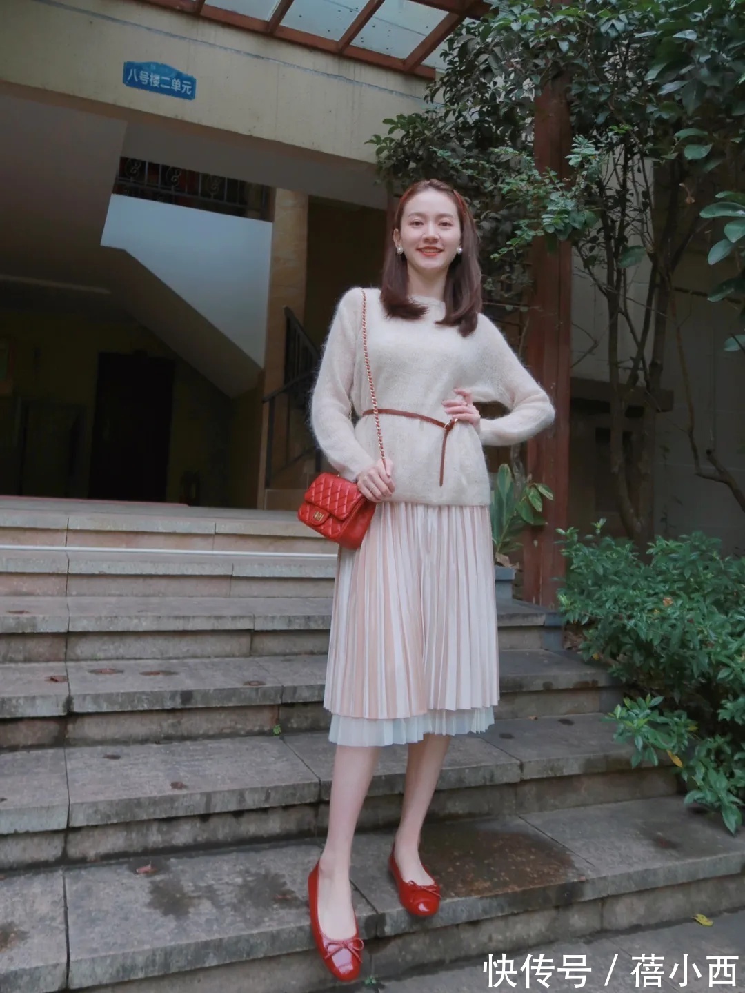 优雅|建议多穿“毛衣”,搭配牛仔裤高级时髦,搭配半身裙优雅到骨子里