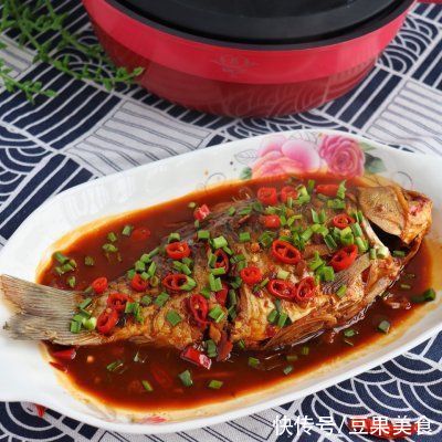 这道年夜饭必备家常红烧鲫鱼简单快手，超下饭