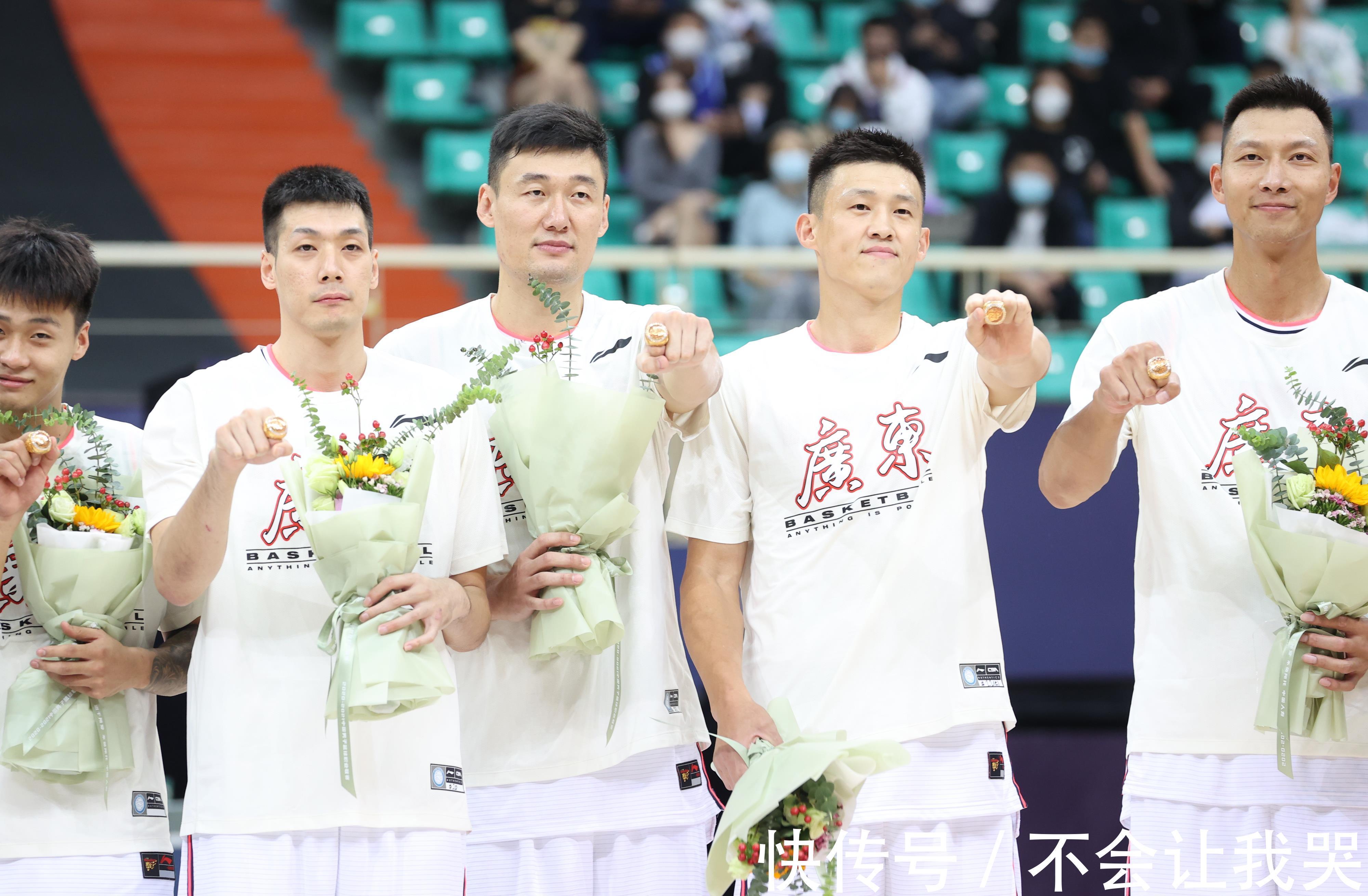 联哥|现场｜这一夜，易建联还是从前那个大哥，没有一丝丝改变