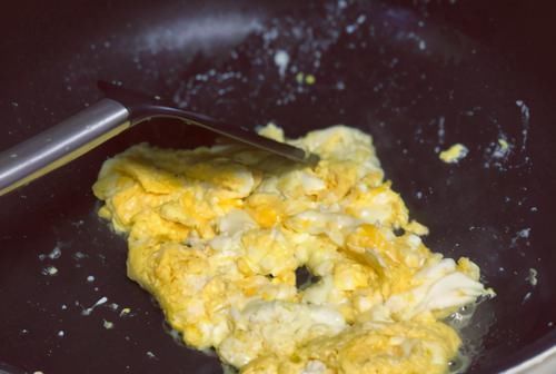 冷天,用这4样食材炒一锅,鲜香爽口暖胃下饭,不放肉比放肉还香