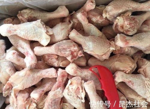 超市|超市里的“冷冻鸡腿”能吃吗?店员说漏嘴:千万别选错了!