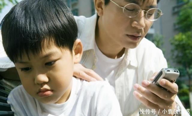 电动|儿子质问妈妈:为啥别的妈都开车就你骑电动?宝妈回答堪称教科书