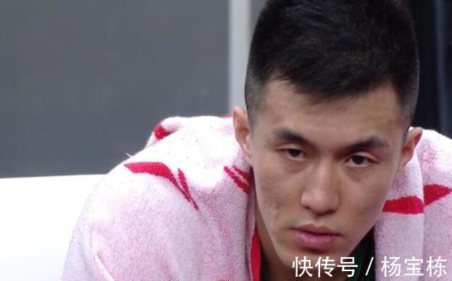 贾明儒|疯狂10连胜,杨鸣表情抢镜!郭艾伦26+9,辽篮球迷温情致敬郭士强