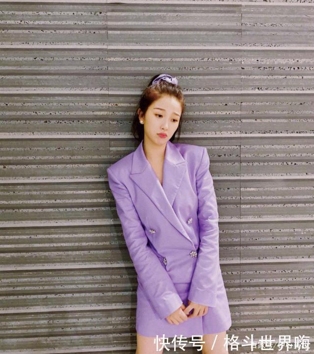 今年流行紫色单品,你穿对了吗学会4个穿搭技巧,减龄又时髦