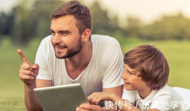 孩子|凌晨12点,孩子哭了,我崩溃了:你以为的勤奋刻苦,只是假装很忙