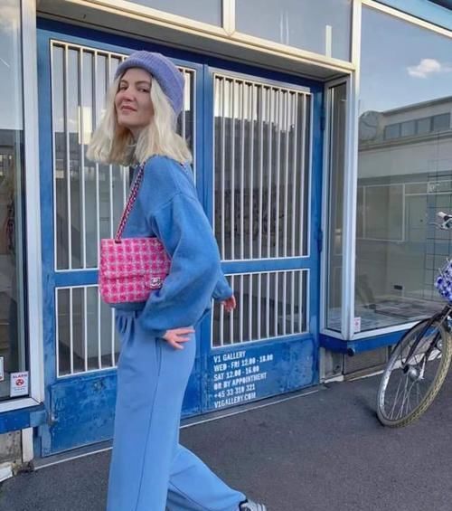 懂打扮的中年女人不显老！3种帽子的冬季搭配法，好看又不老气