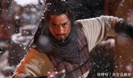 李逵#如果赤手空拳，此人是梁山武功第一，卢俊义和林冲联手也打不过他