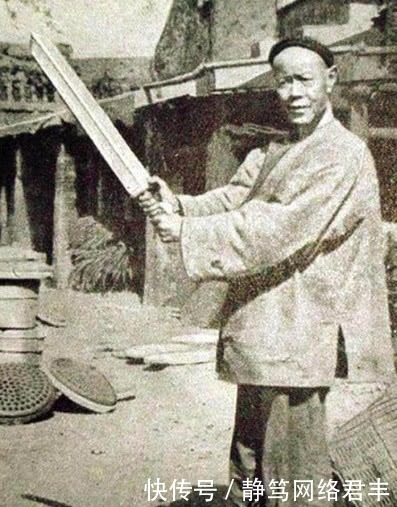 诡异|晚清5张诡异老照片:图1美女嫁给老外,图5面对死刑却面露微笑