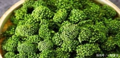 多吃应季食物,营养价值高,抗氧化,减少皱纹,可助好转