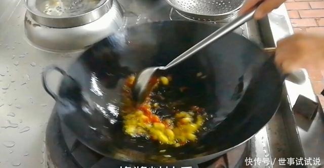 大厨将羊肉加这个一起烧,简单易学,香辣开胃,好吃停不住嘴!