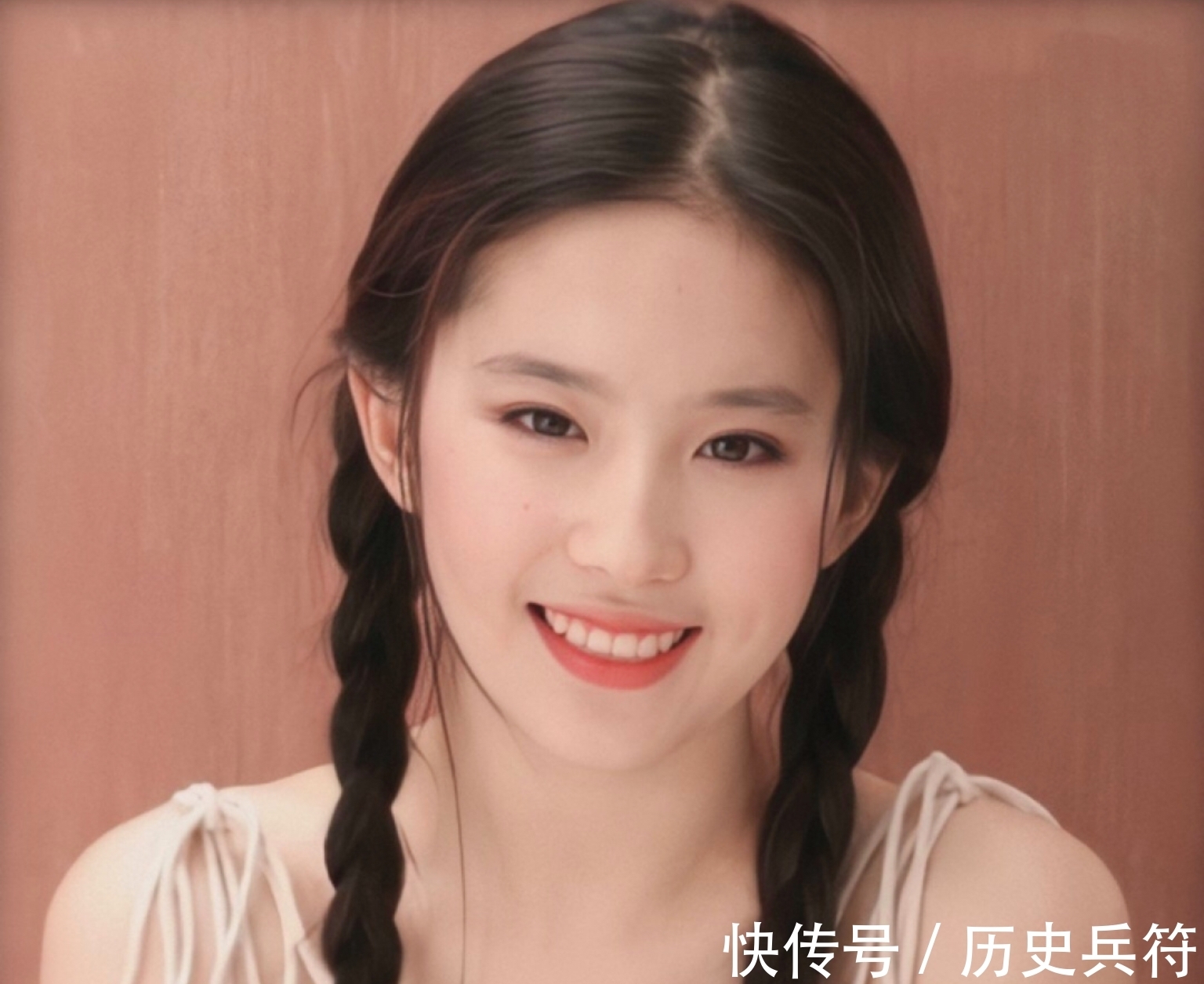 面部 剪什么发型才洋气?对照脸型才知道,真实发型案例看哪种适合你!