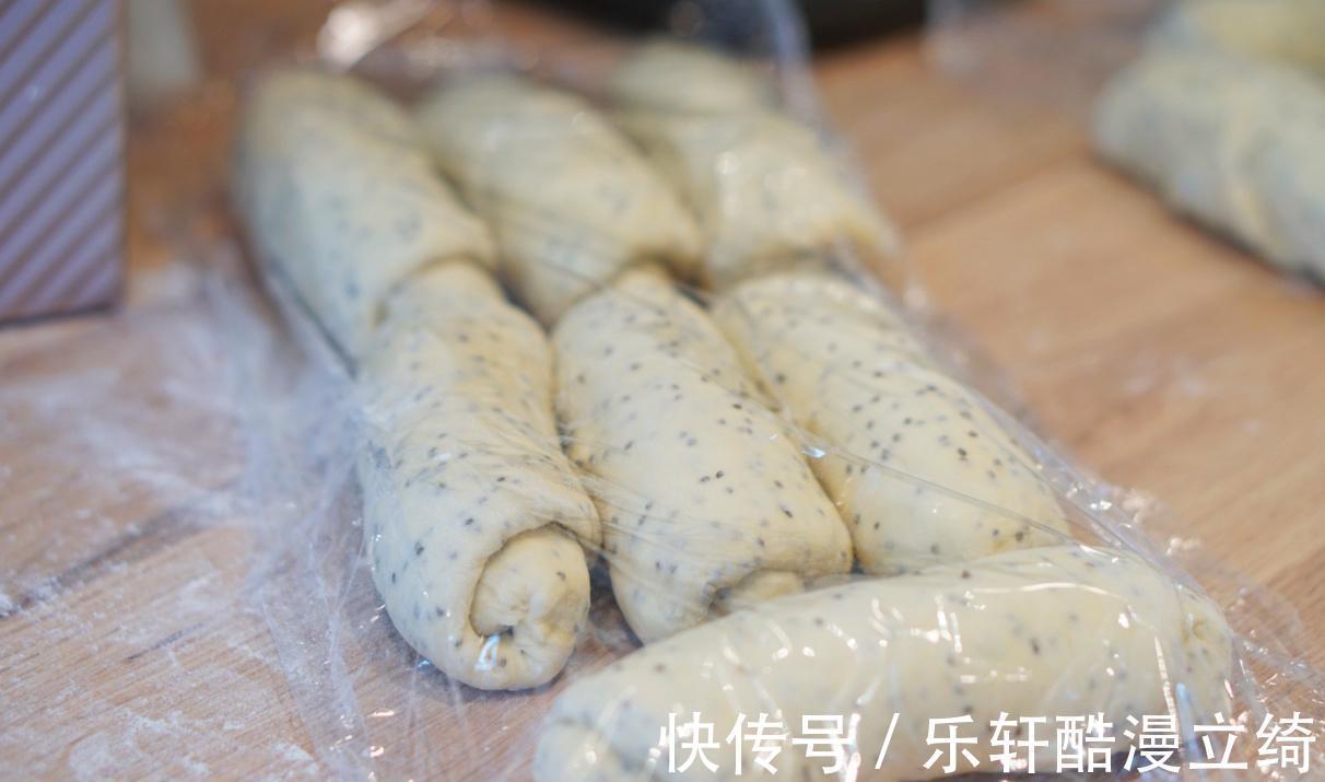 吐司|自制无添加的奶香味吐司,柔软无比,隔天吃也不会发硬