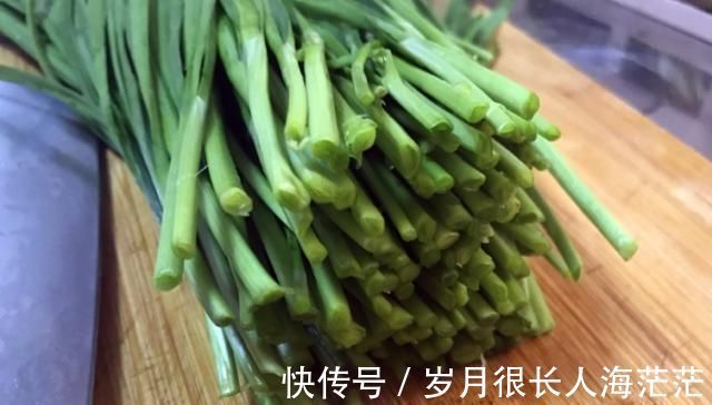 凉水|这款面食太香了,我家一周做四次,鲜香酥脆营养,孩子一顿吃六个