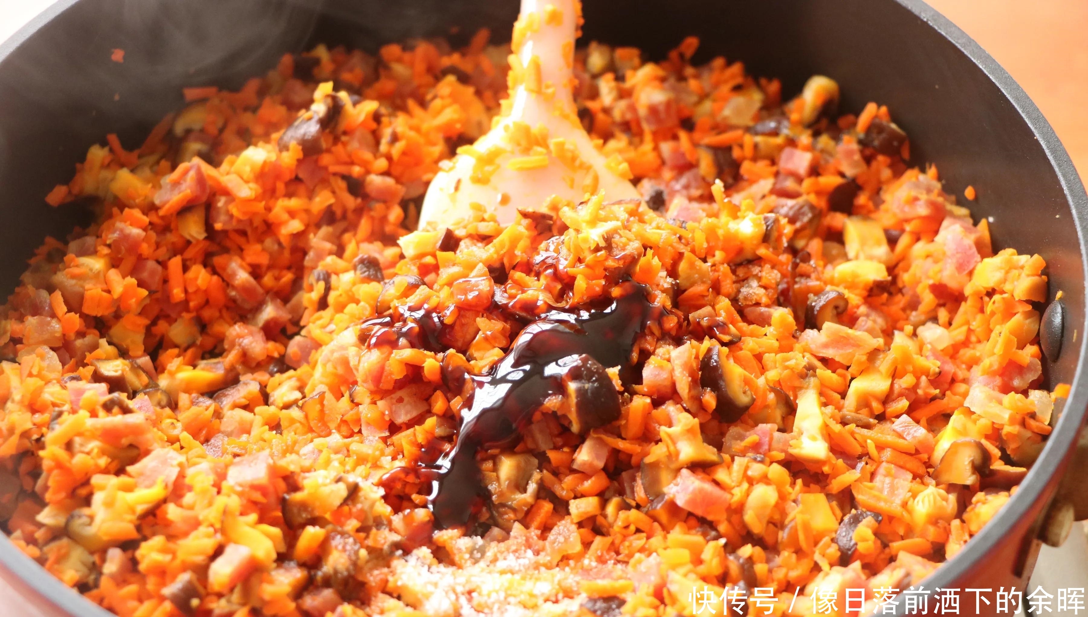 比包子馒头还好吃，外皮有嚼劲，馅料满满，一次吃3个都不过瘾！