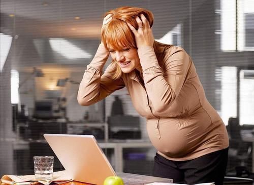 婴儿|孩子的脾性到底像谁？遗传学家：孕期就定型了，后天难改变