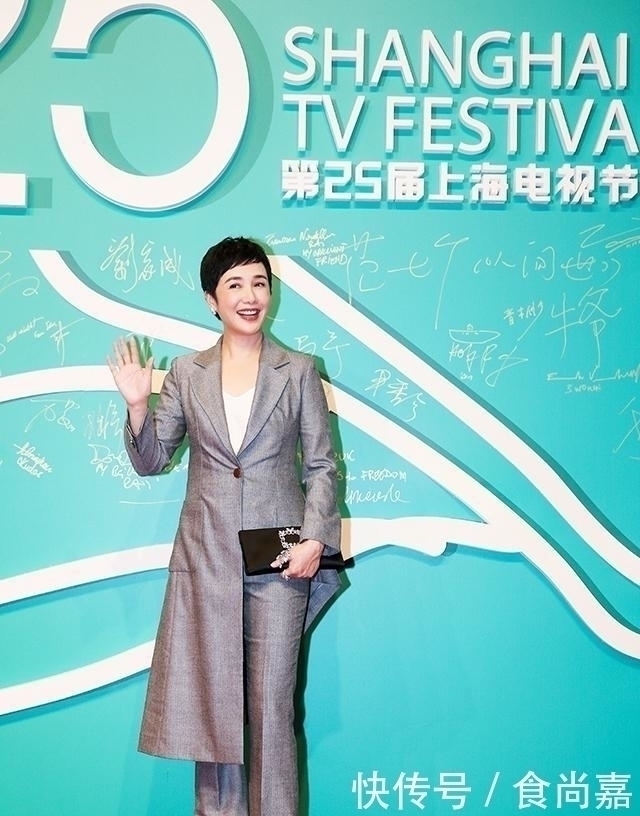 |沙雕动画,搞笑:好兄弟帮我掩饰放屁的尴尬!