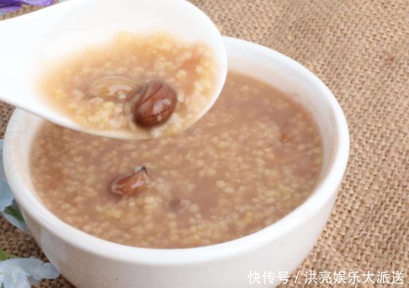 松软|小米别总熬粥了,加1把花生简单一做,松软味美,一碗不够喝!