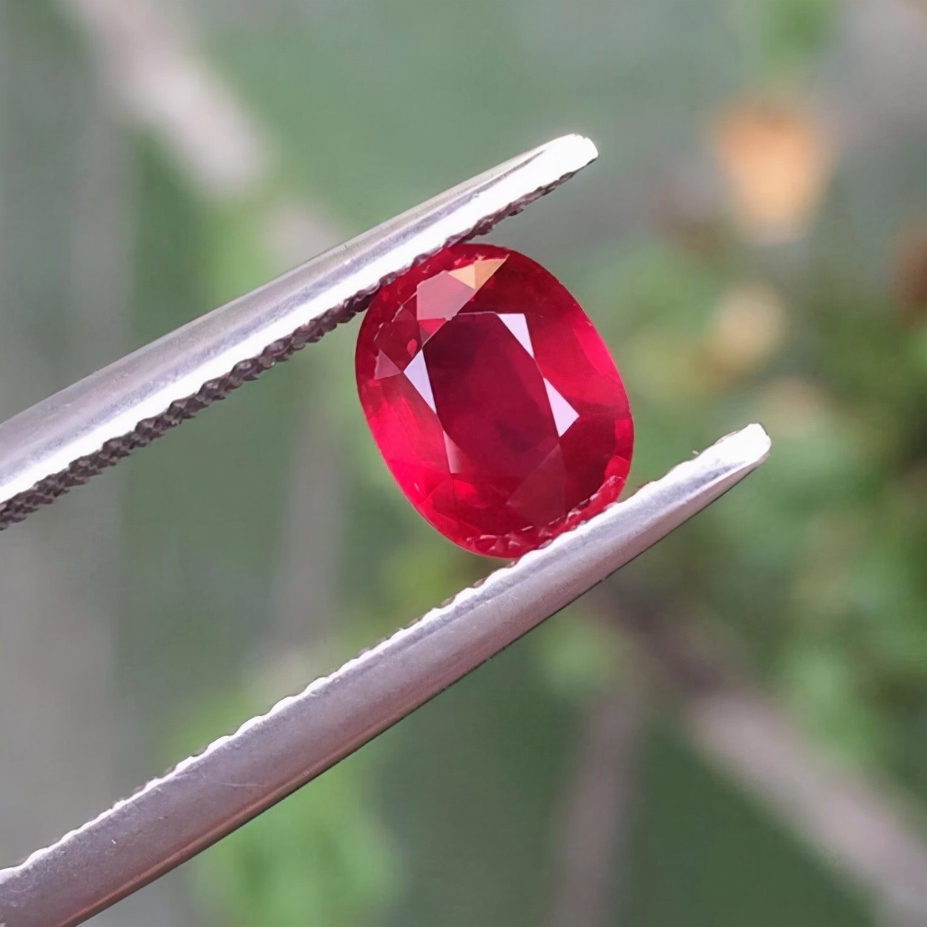 区间 1到3克拉,古柏林鸽血红的市场价格