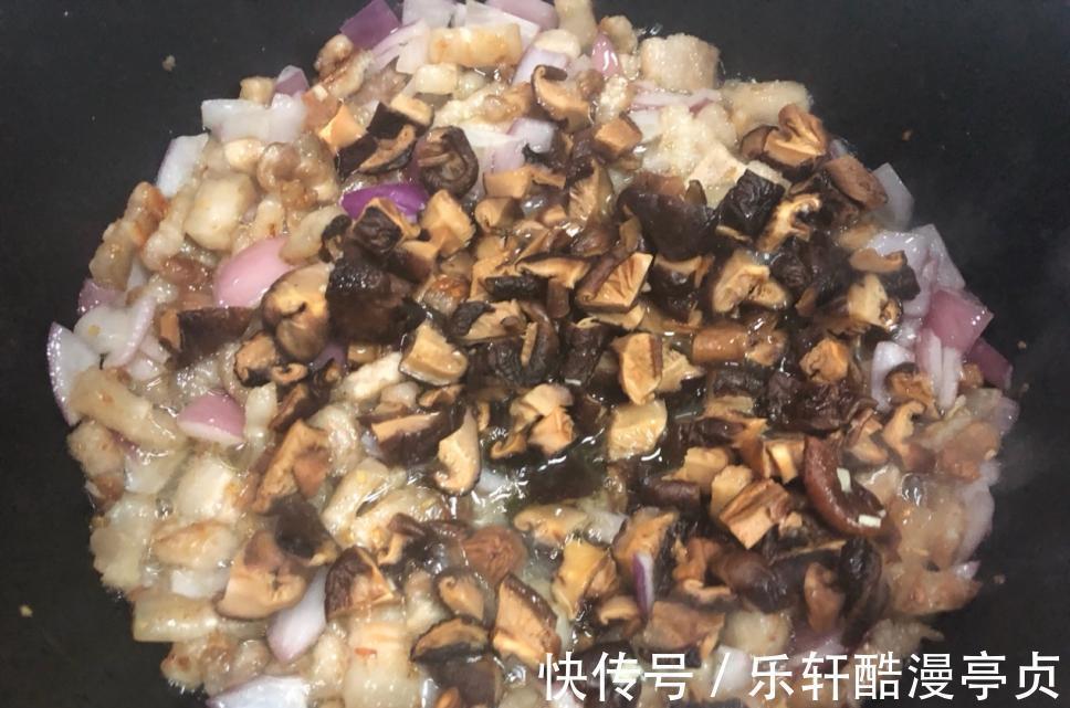 山珍|香菇肉酱面,简单的快手家常美食,上班族的福音
