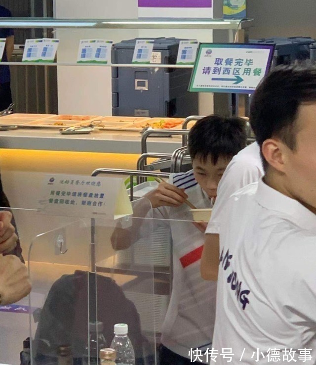 广东跳水队|全红婵胃口大开!14岁天才大口吃面笑容灿烂,红姐可别再长胖了