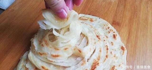 早餐教你做层层酥脆的煎饼,5分钟出锅,孩子说比鸡蛋饼还好吃