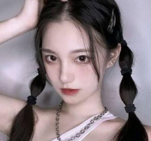 发际线 小仙女“发际线”上移,多因偏爱这“3发型”,难怪异性缘为0