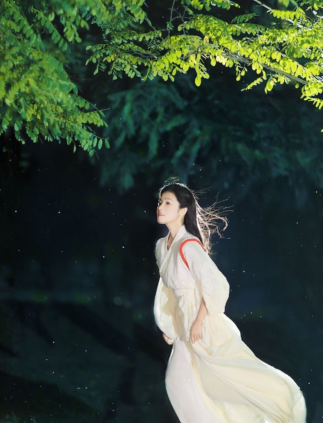 神明|“神明少女”风格的汉服也太美了，优雅又清冷，怪不得女生都爱穿