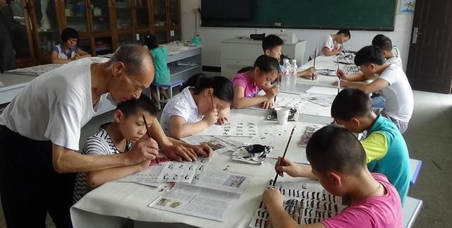 兴趣|李玫瑾：12岁前别给娃报这2种兴趣班，浪费钱，脑力训练才是关键