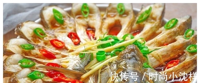 清蒸|不管蒸什么鱼，这个步骤都不能省！鱼肉细嫩无腥味，赶快学学吧
