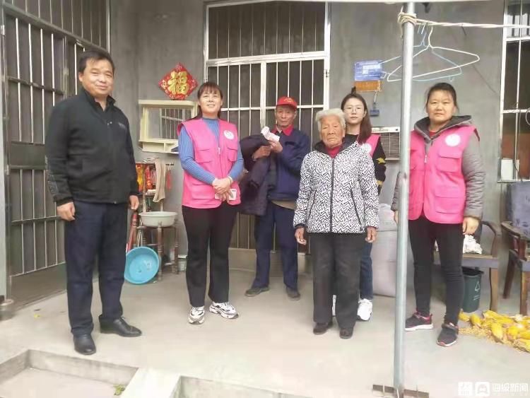 巾帼志愿者|东阿镇巾帼志愿者开展关爱老年人慰问活动