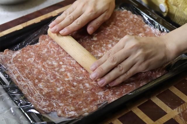 肉片|用猪肉做零食，在家自制“猪肉脯”，每一口都香喷喷的，老简单了