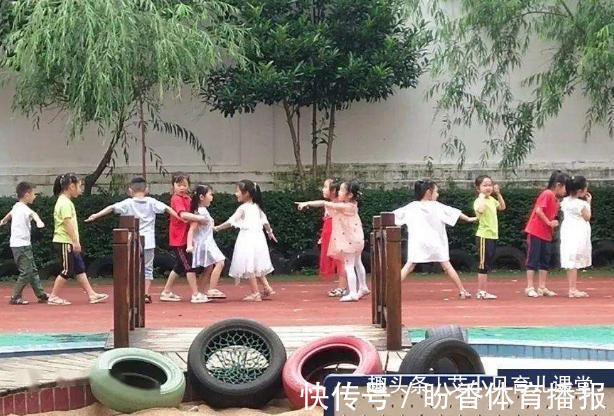 小朋友|幼儿园老师坦言,最讨厌父母“接娃放学”的3种行为,你也许做过